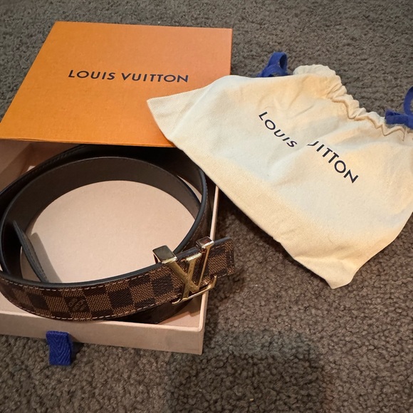 Louis Vuitton women’s belt size 90 1inch - Picture 3 of 4